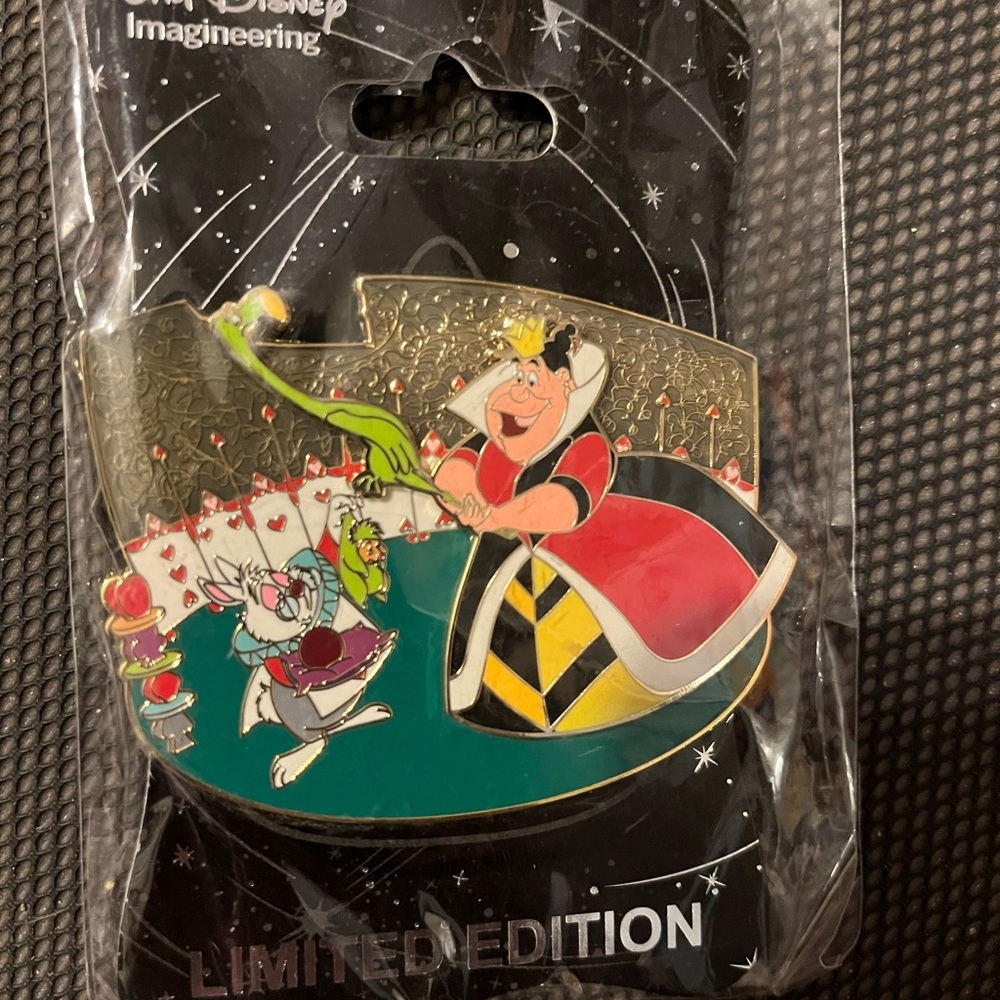 Walt Disney Imagineering Alice in Wonderland Queen of Hearts LE Jumbo Pin